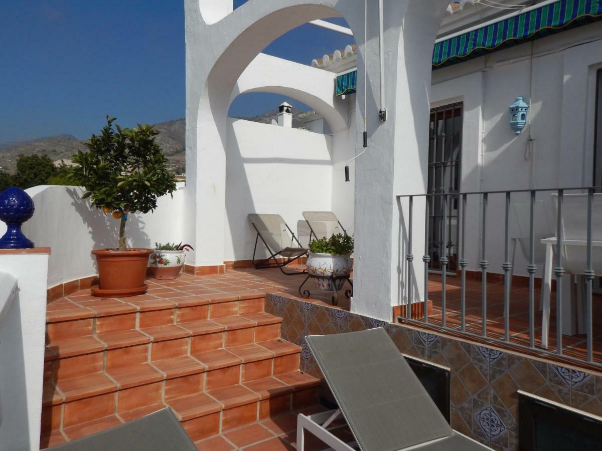 Adosado En Nerja Urb Flamingo Villa Exterior photo